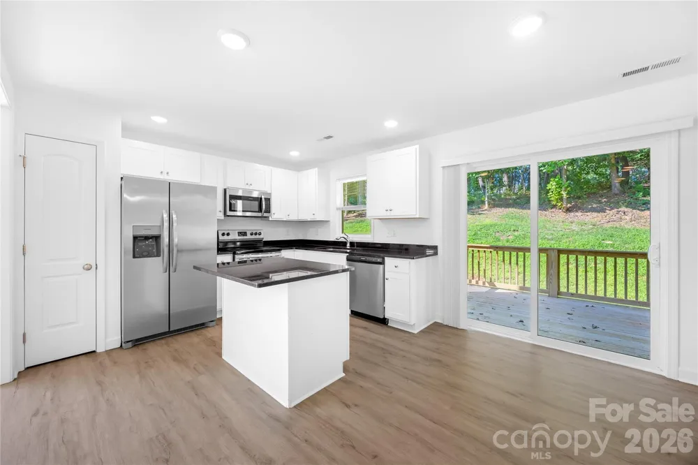 240 Valleybrook Lane Troutman, NC 28166