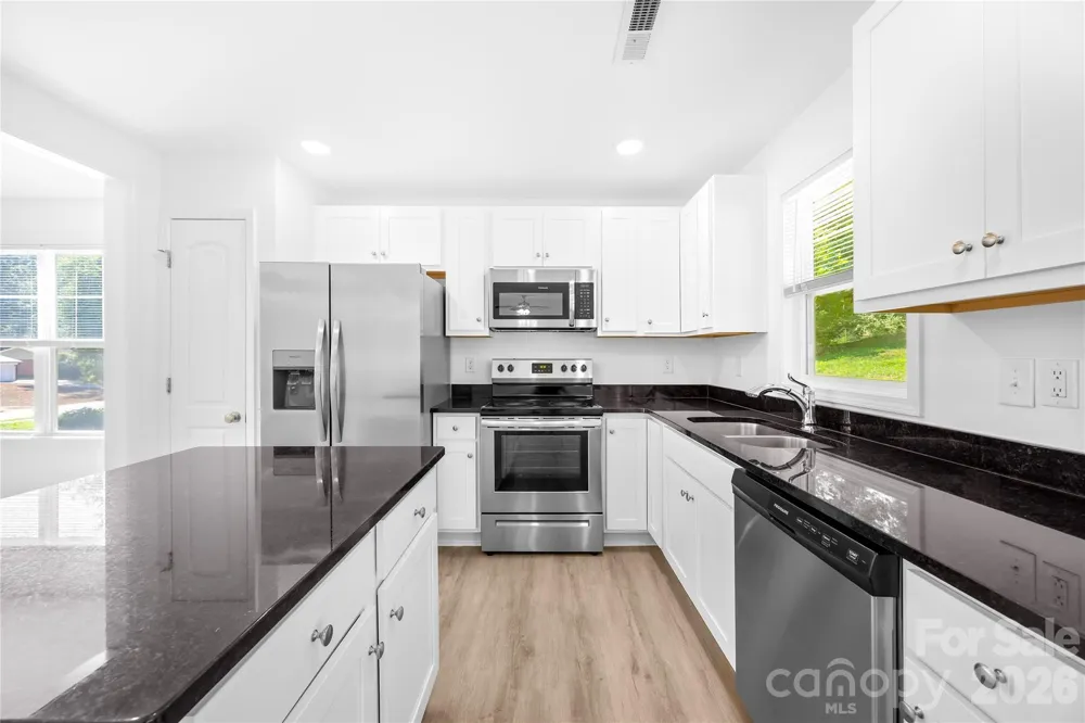 240 Valleybrook Lane Troutman, NC 28166