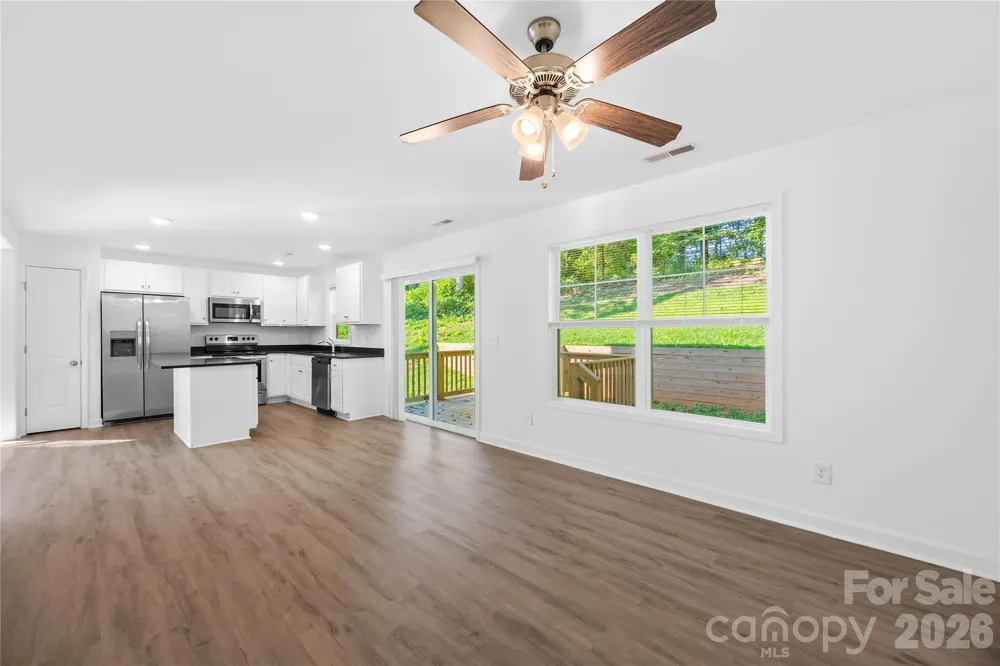 242 Valleybrook Lane Troutman, NC 28166