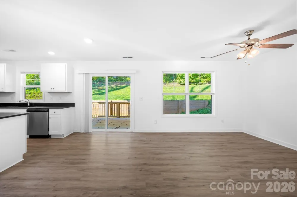 242 Valleybrook Lane Troutman, NC 28166