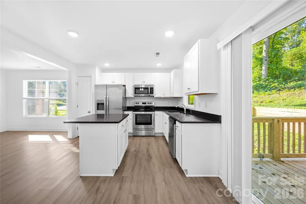 242 Valleybrook Lane Troutman, NC 28166