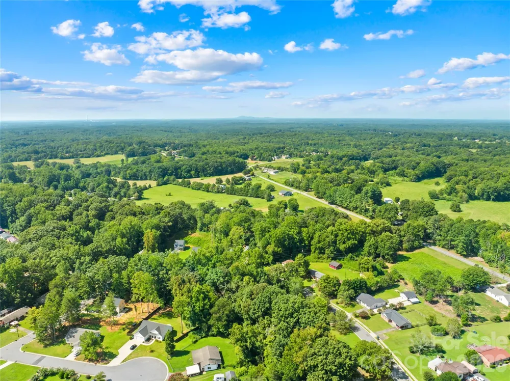 242 Valleybrook Lane Troutman, NC 28166