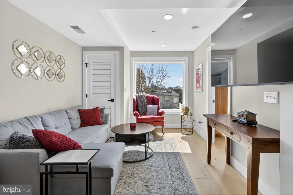 919 12TH STREET NE #305 Washington, DC 20002