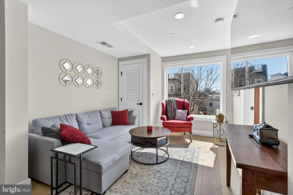 919 12TH STREET NE #305 Washington, DC 20002