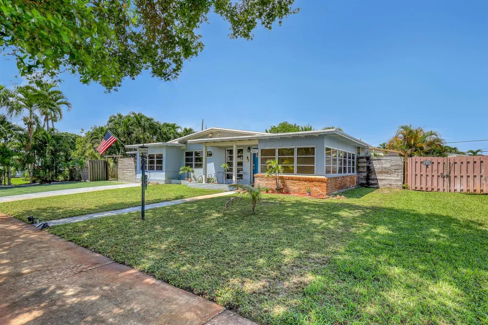 937 W DUVAL STREET Lantana, FL 33462