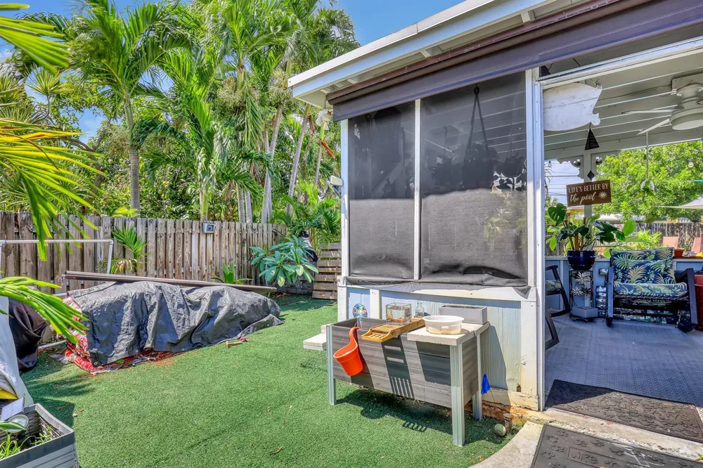 937 W DUVAL STREET Lantana, FL 33462
