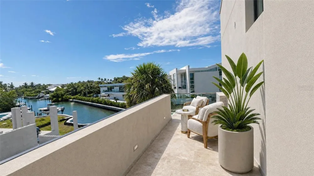 3200 HIGEL AVENUE Sarasota, FL 34242