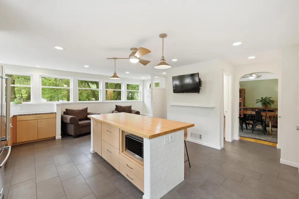1205 Pinehurst Boulevard Kalamazoo, MI 49006