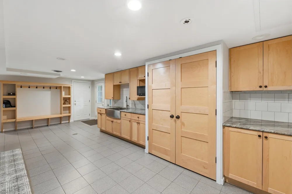 1205 Pinehurst Boulevard Kalamazoo, MI 49006