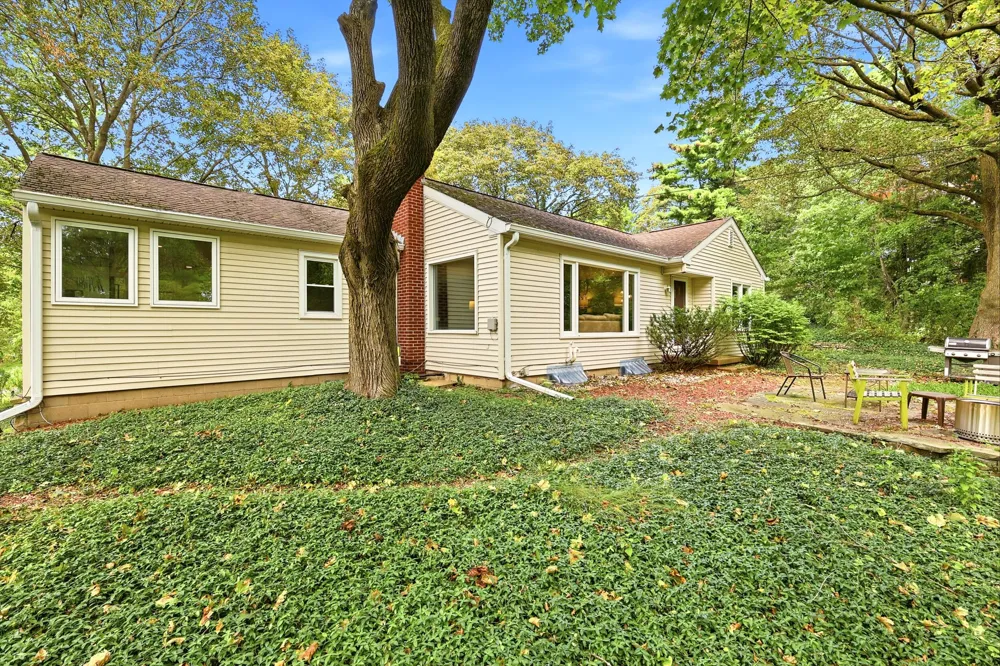 1205 Pinehurst Boulevard Kalamazoo, MI 49006