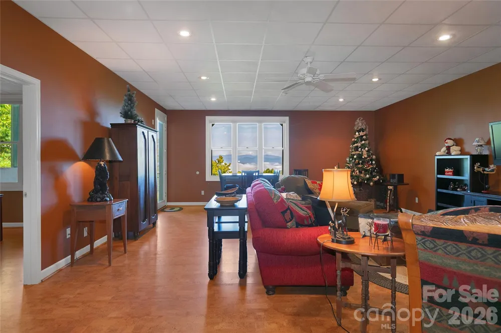 74 Walnut Ridge Lane Brevard, NC 28712