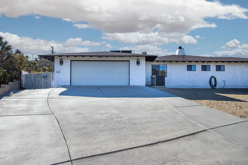 8687 Grand Avenue Yucca Valley, CA 92284