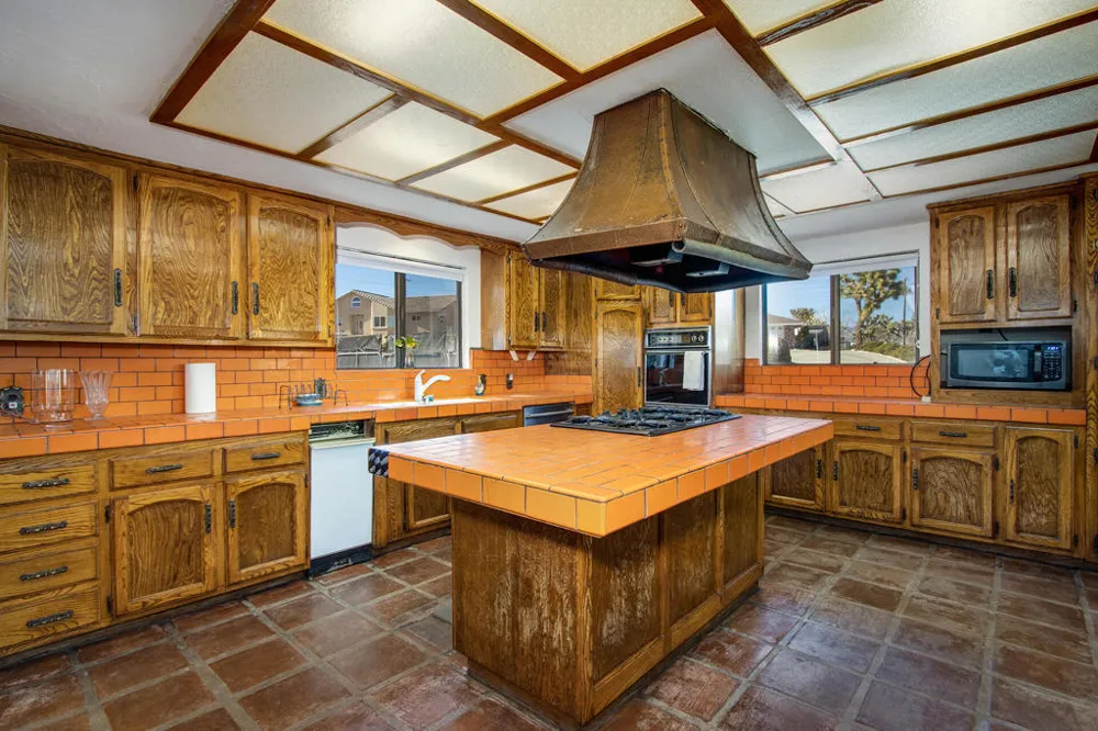 8687 Grand Avenue Yucca Valley, CA 92284