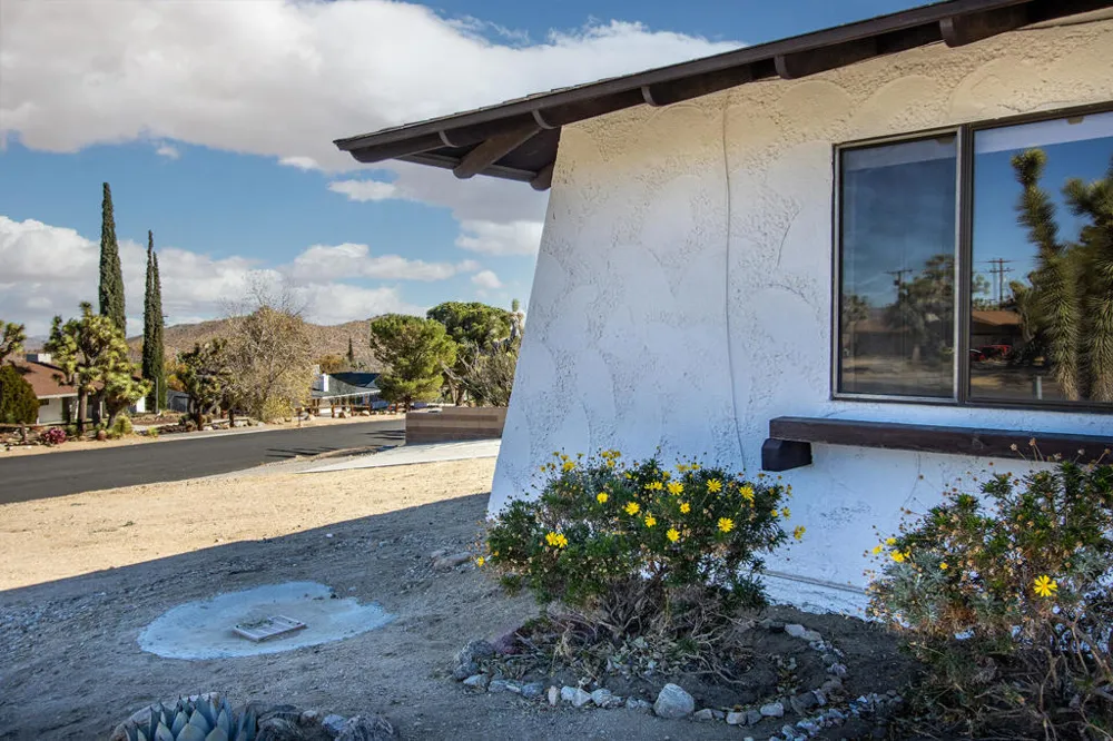 8687 Grand Avenue Yucca Valley, CA 92284