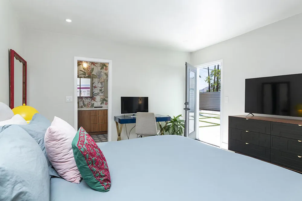 686 S Camino Real Palm Springs, CA 92264