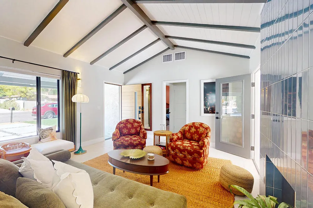 686 S Camino Real Palm Springs, CA 92264