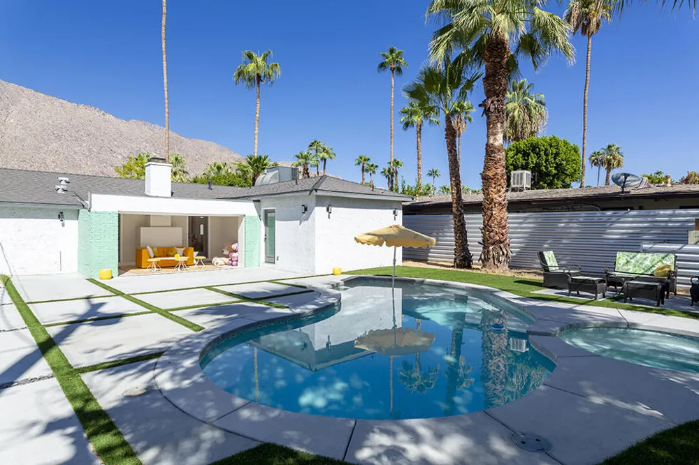 686 S Camino Real Palm Springs, CA 92264