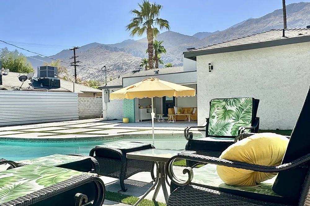 686 S Camino Real Palm Springs, CA 92264