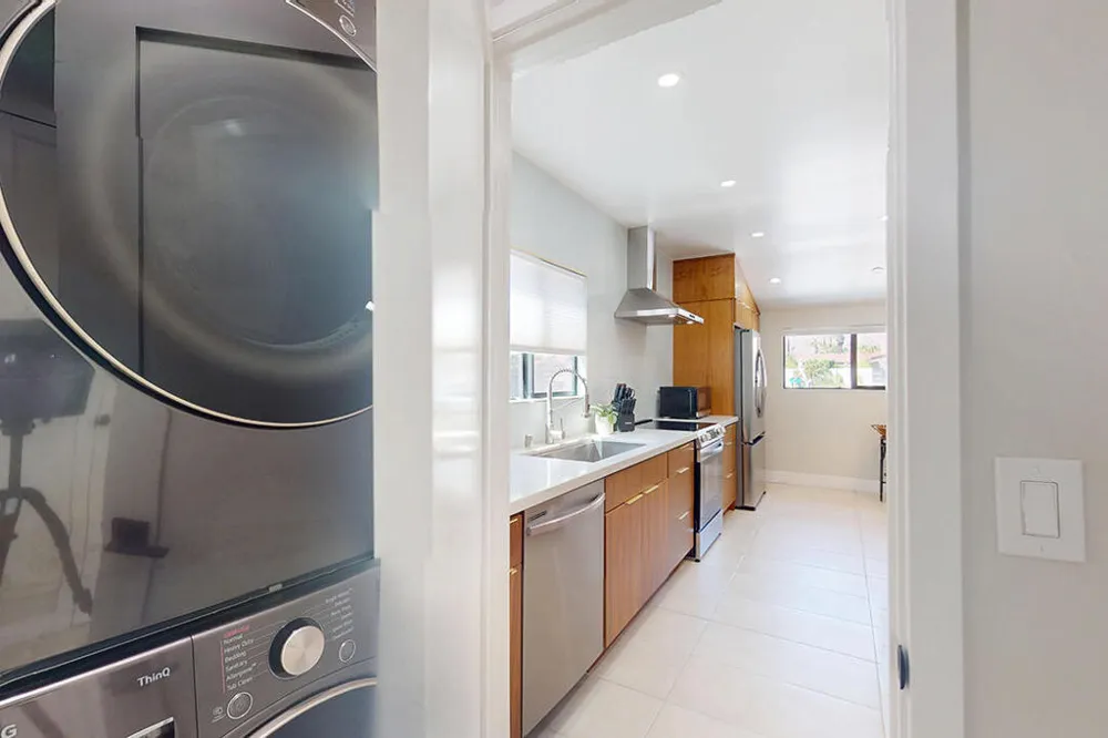 686 S Camino Real Palm Springs, CA 92264