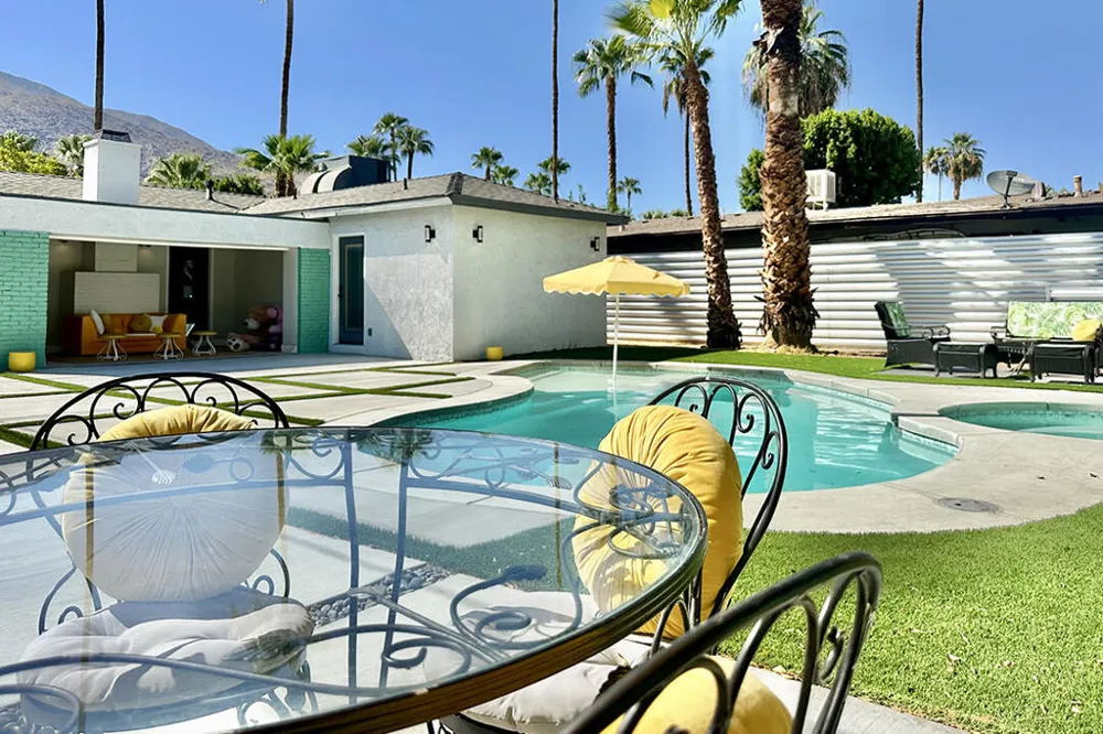686 S Camino Real Palm Springs, CA 92264