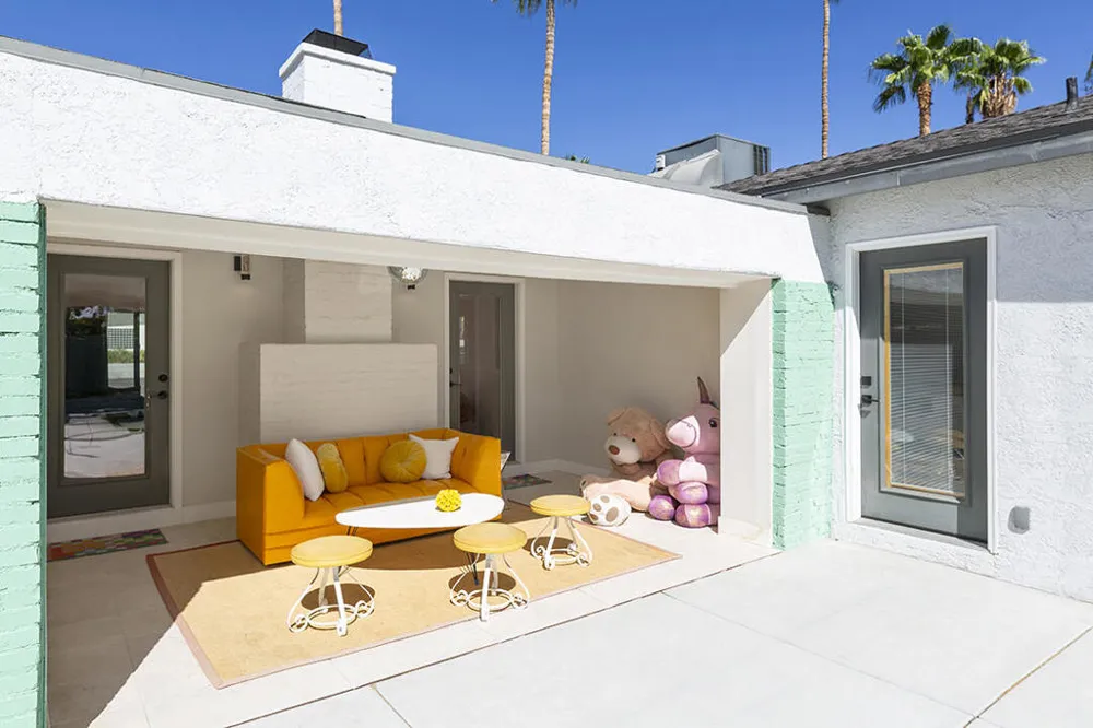 686 S Camino Real Palm Springs, CA 92264