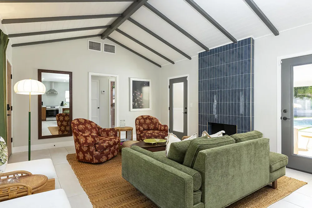 686 S Camino Real Palm Springs, CA 92264