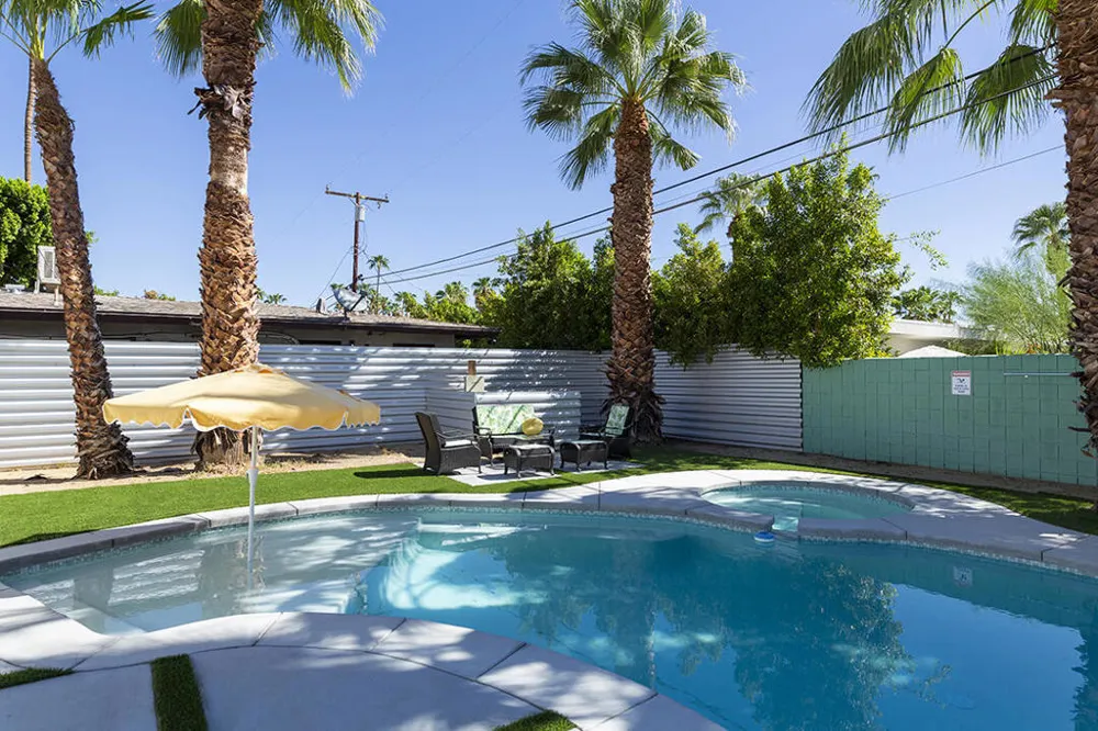 686 S Camino Real Palm Springs, CA 92264