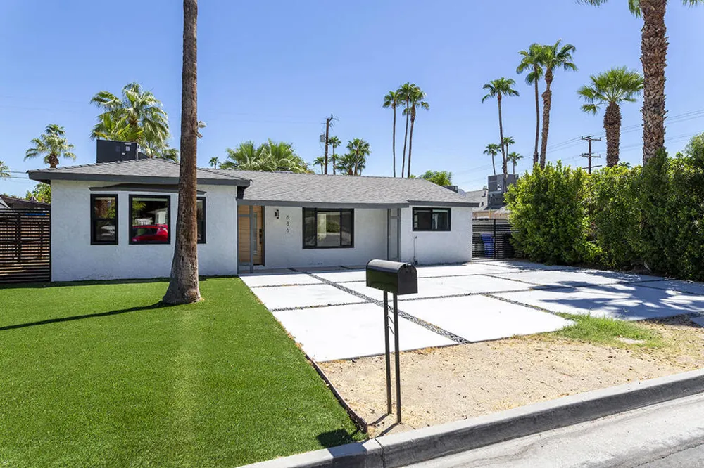 686 S Camino Real Palm Springs, CA 92264