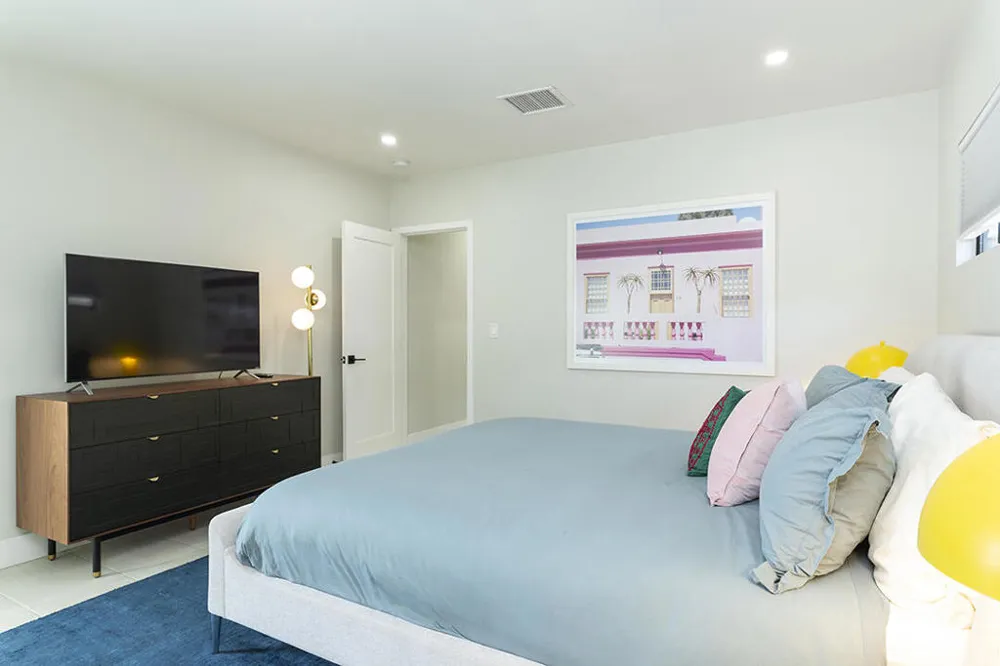 686 S Camino Real Palm Springs, CA 92264