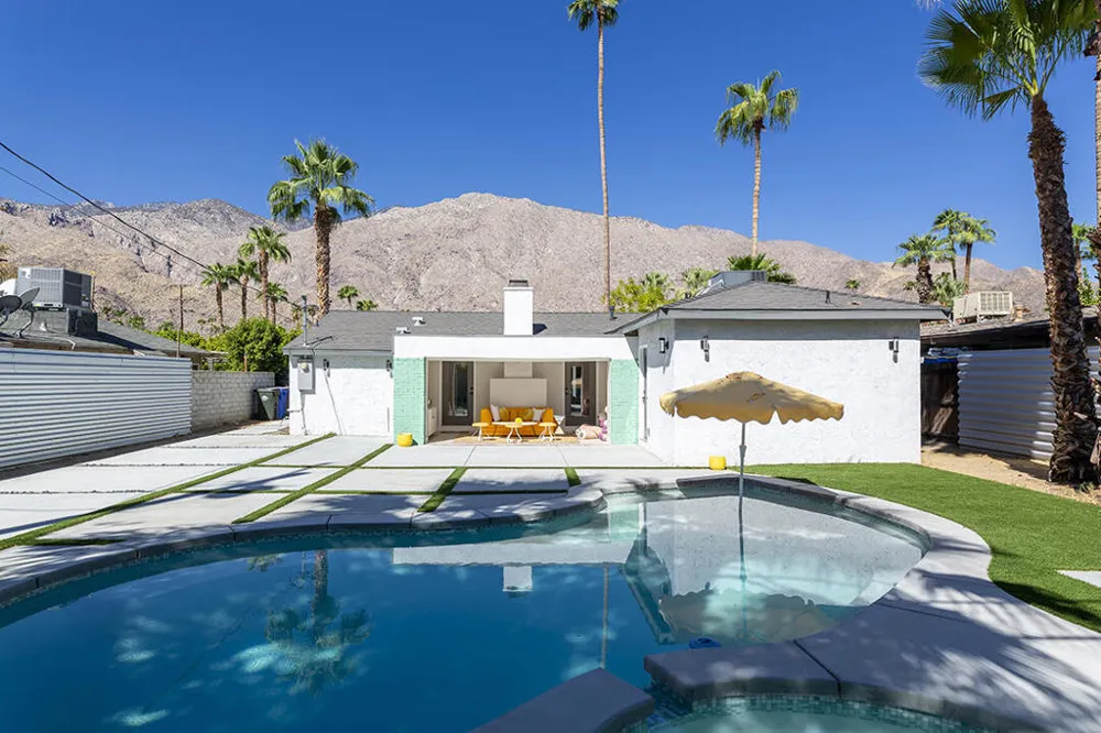 686 S Camino Real Palm Springs, CA 92264
