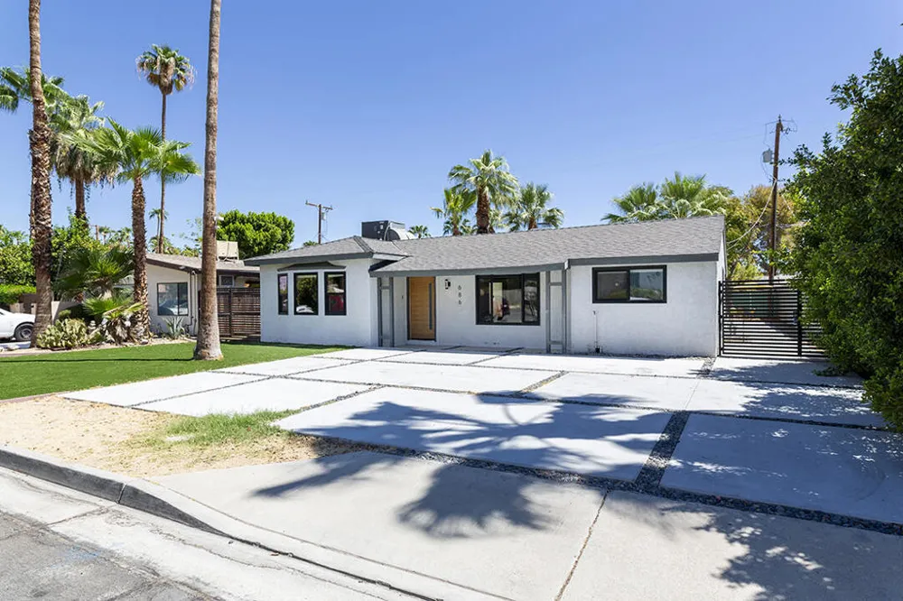 686 S Camino Real Palm Springs, CA 92264