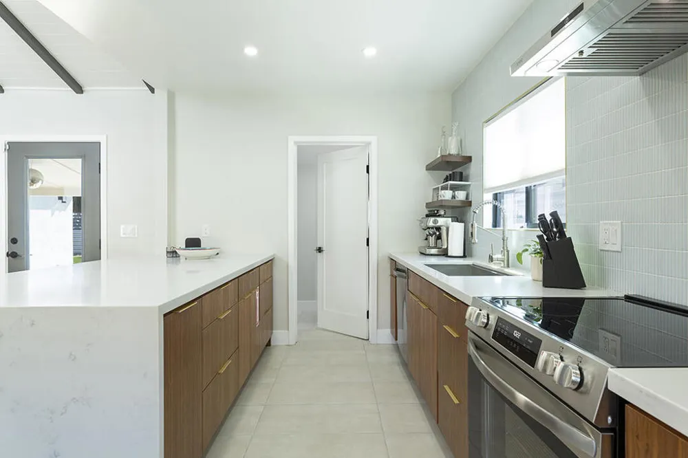 686 S Camino Real Palm Springs, CA 92264
