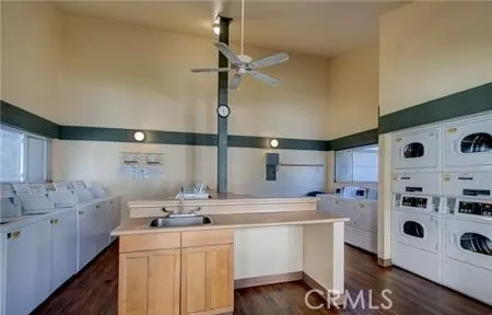 165 Streamwood Irvine, CA 92620