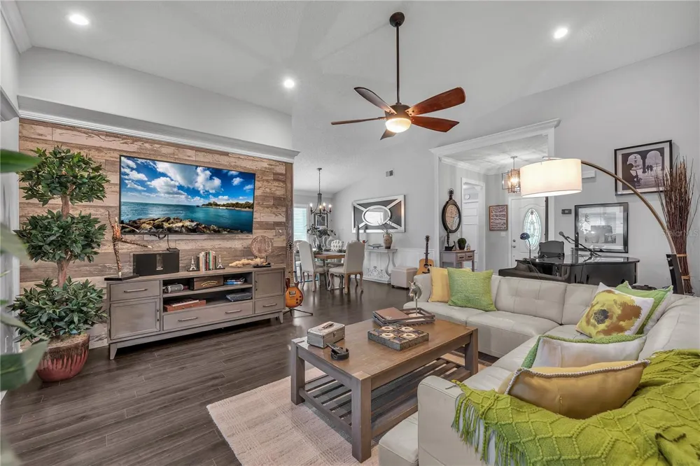 768 MASTERPIECE DRIVE Sun City Center, FL 33573