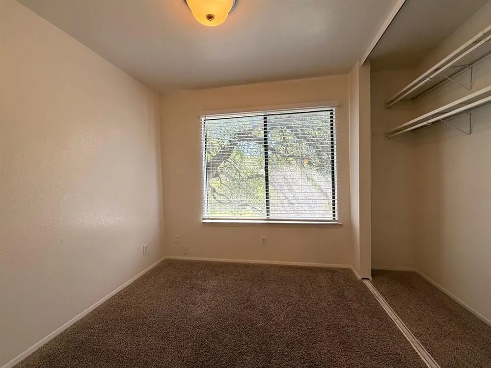 900 W Village Lane Austin, TX 78758