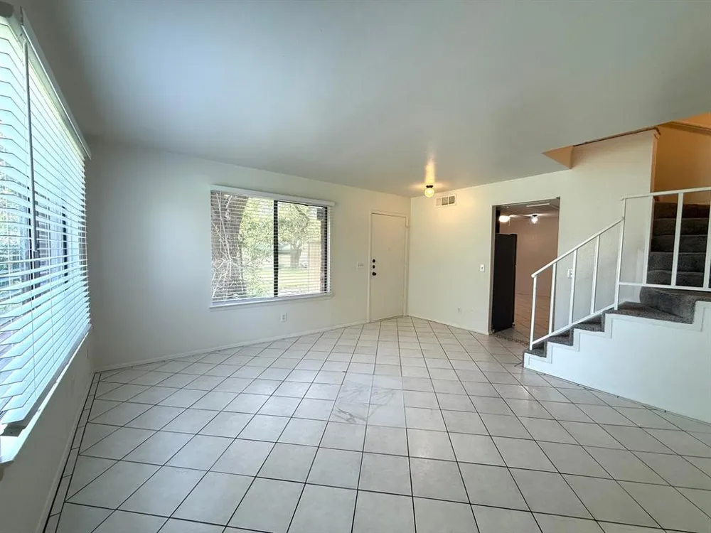 900 W Village Lane Austin, TX 78758