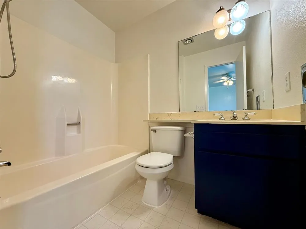 900 W Village Lane Austin, TX 78758