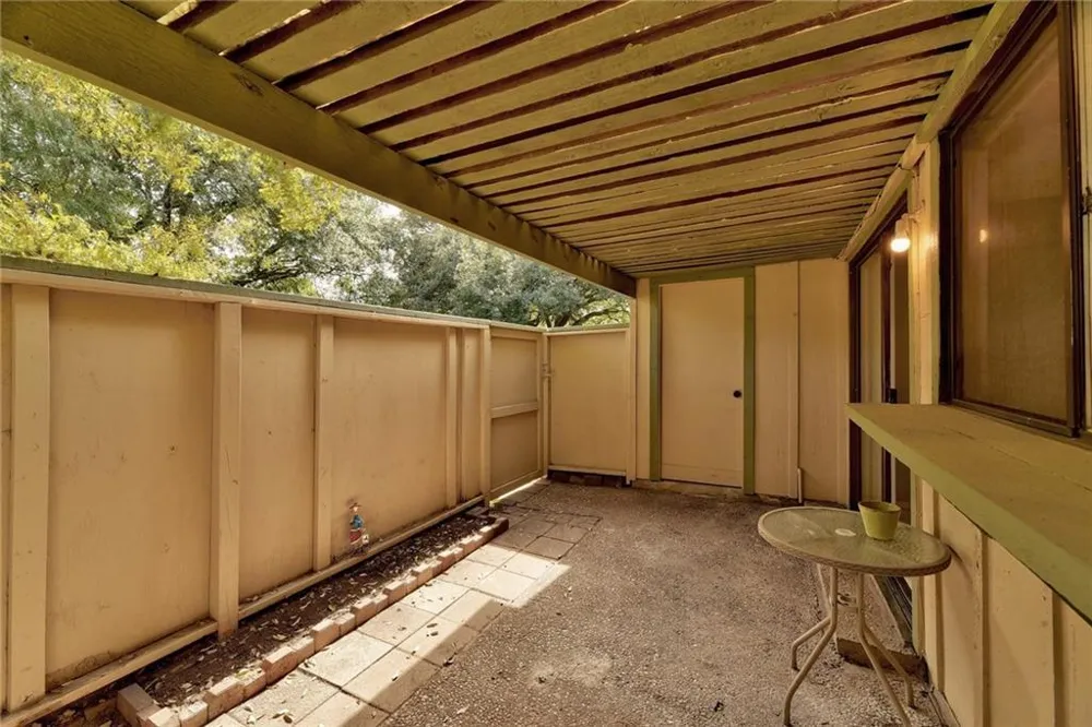 900 W Village Lane Austin, TX 78758