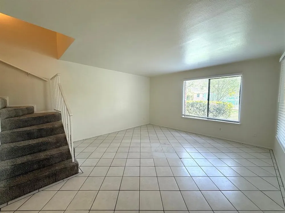900 W Village Lane Austin, TX 78758