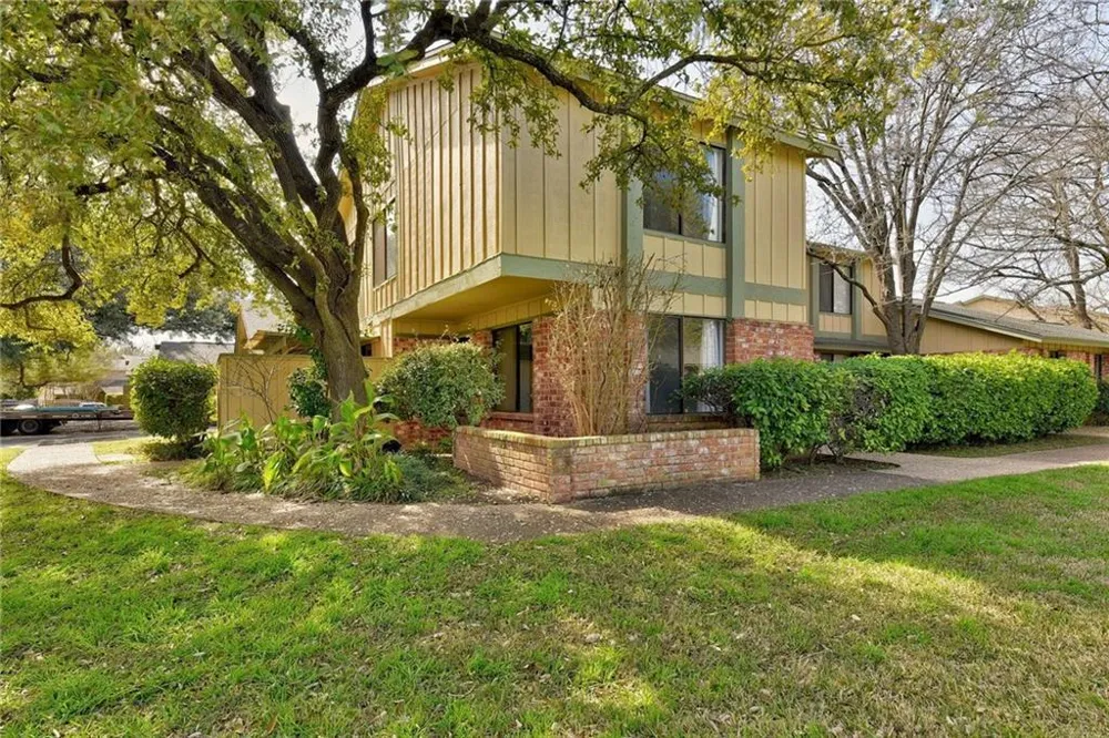 900 W Village Lane Austin, TX 78758