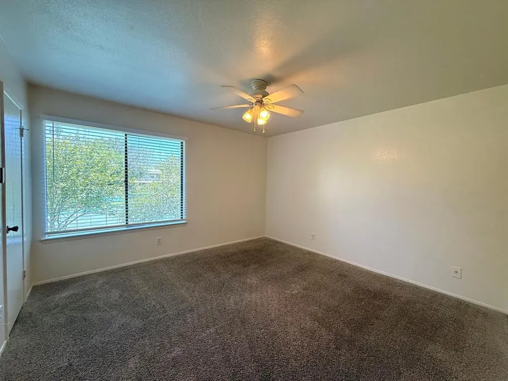 900 W Village Lane Austin, TX 78758