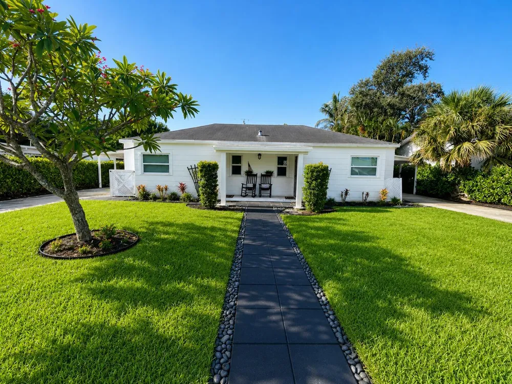 124 MAYFIELD ROAD #W Lantana, FL 33462