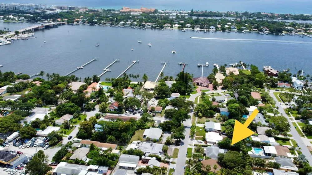 124 MAYFIELD ROAD #W Lantana, FL 33462