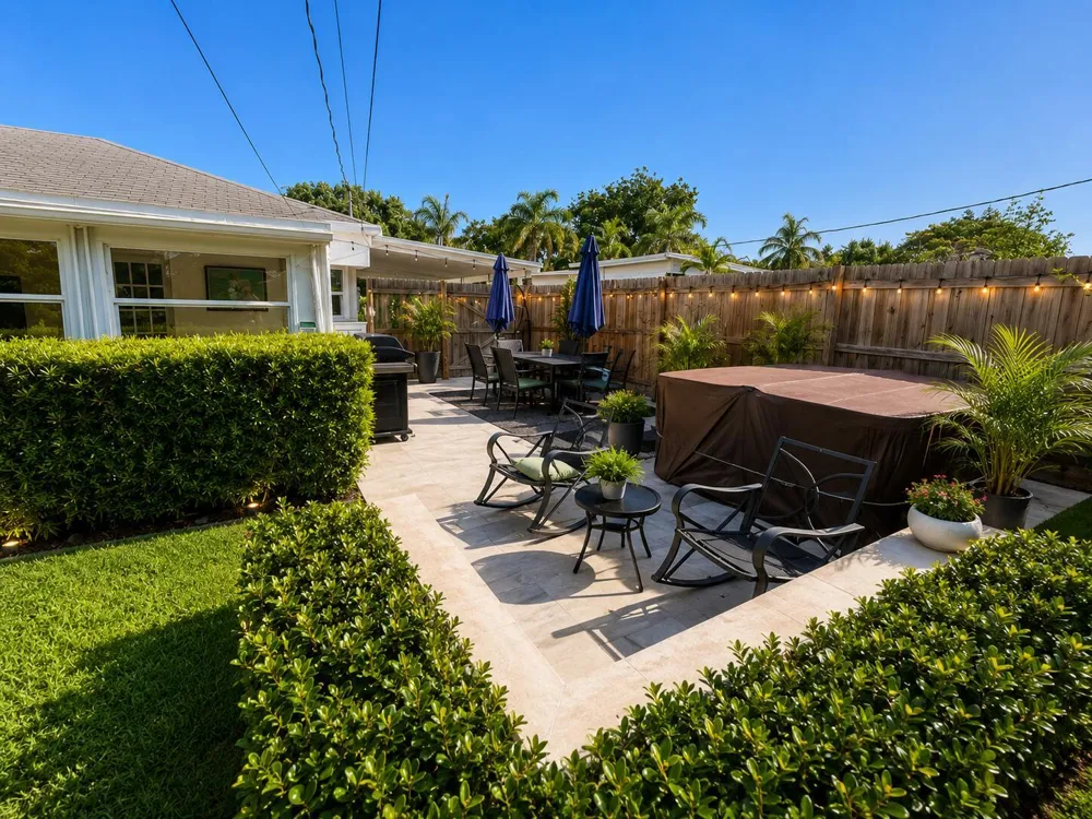 124 MAYFIELD ROAD #W Lantana, FL 33462