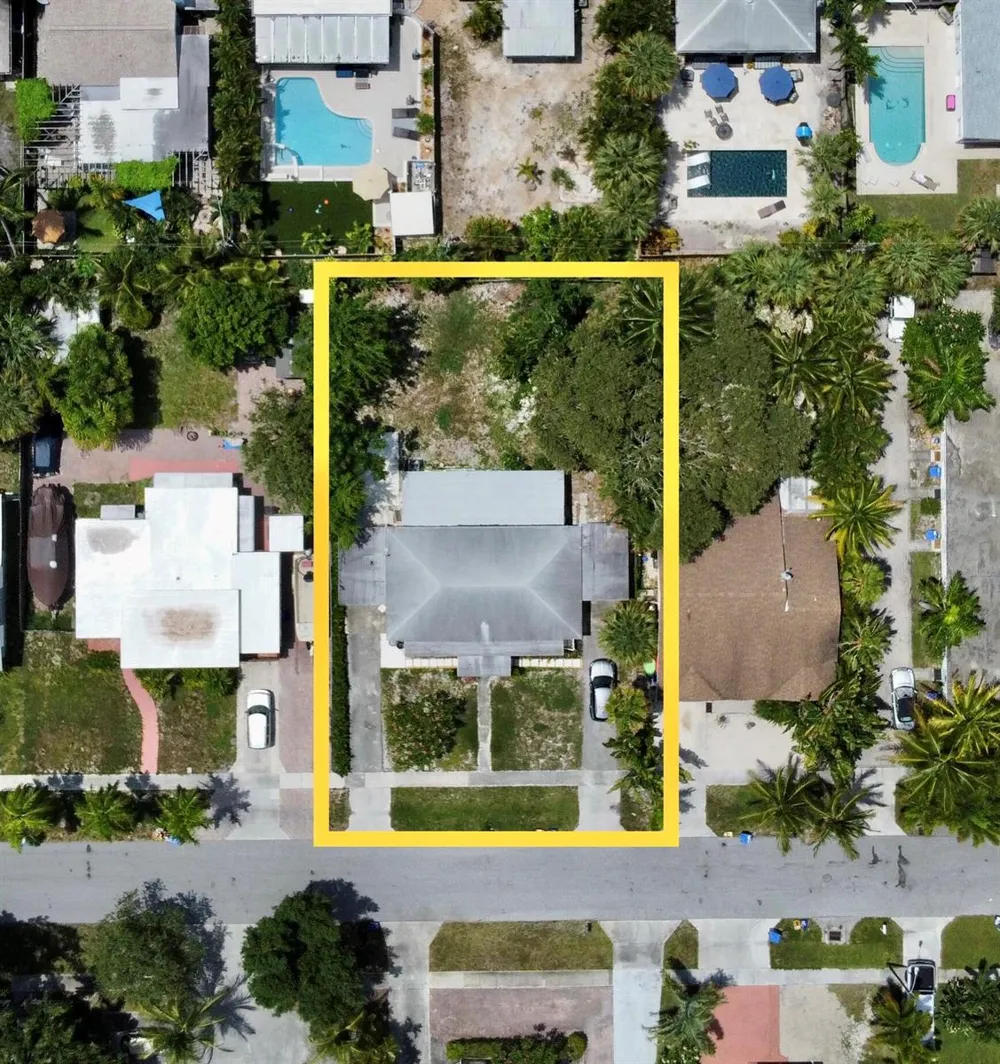 124 MAYFIELD ROAD #W Lantana, FL 33462