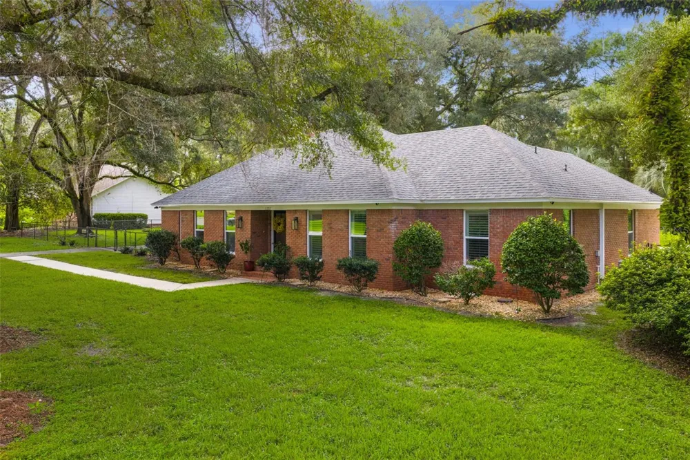11207 NW 14TH AVENUE Gainesville, FL 32606