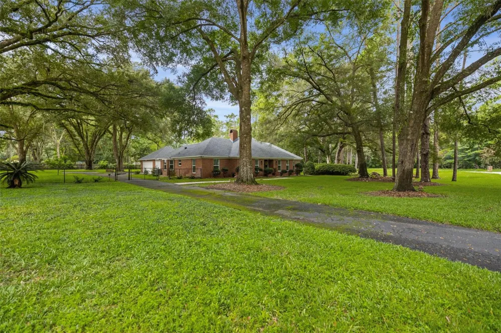 11207 NW 14TH AVENUE Gainesville, FL 32606