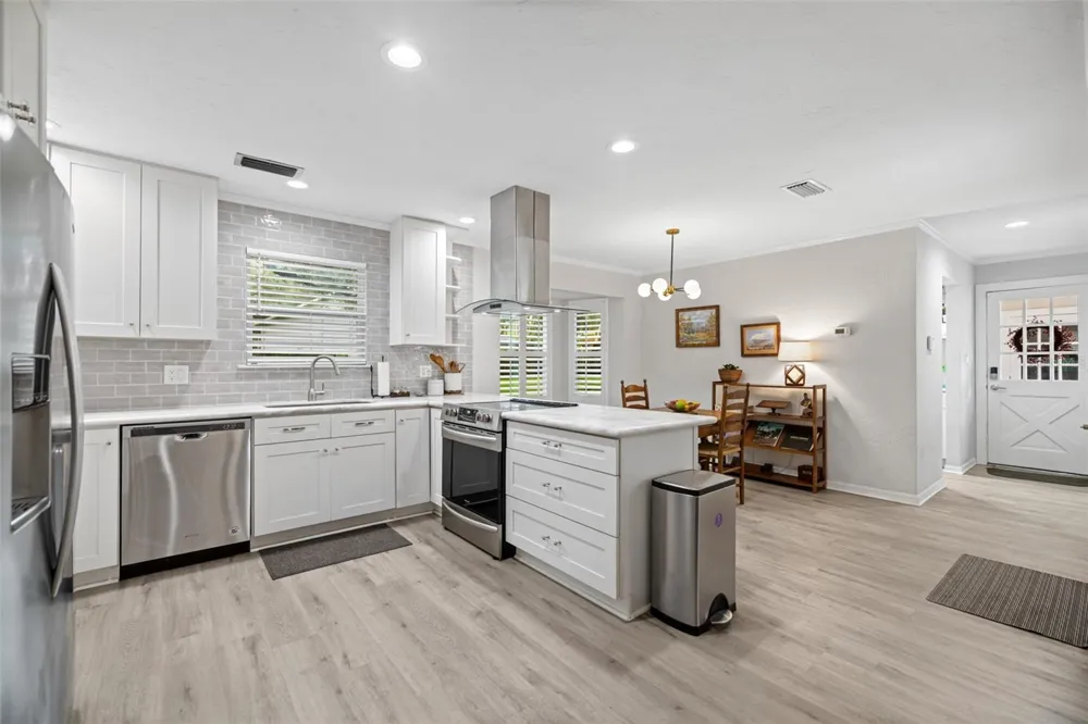 11207 NW 14TH AVENUE Gainesville, FL 32606