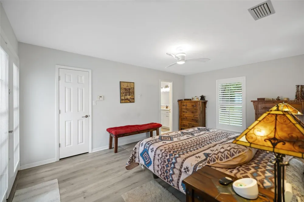11207 NW 14TH AVENUE Gainesville, FL 32606