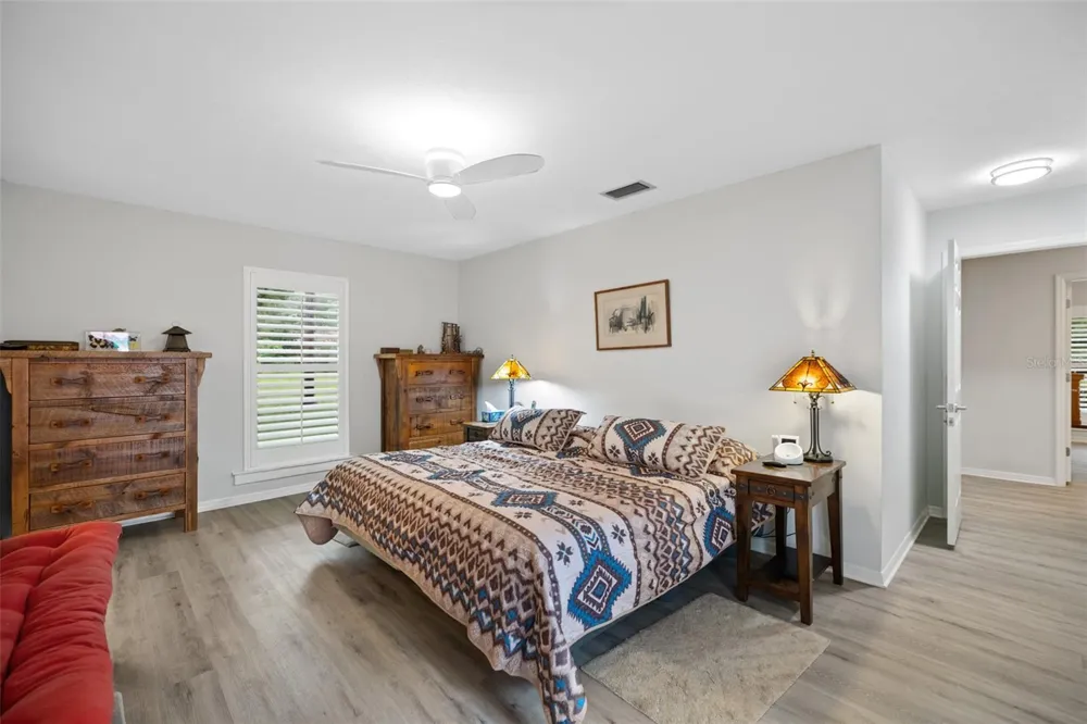 11207 NW 14TH AVENUE Gainesville, FL 32606